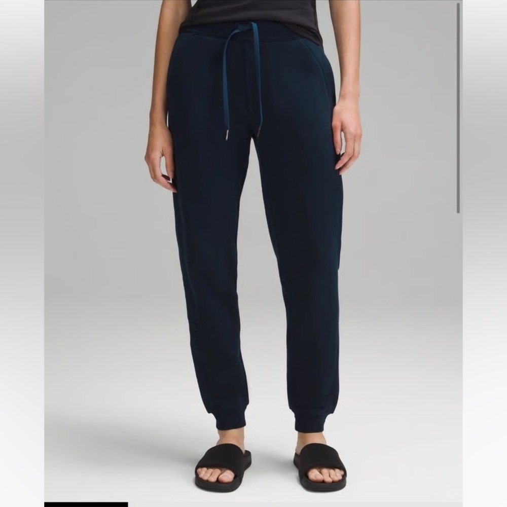 Lululemon Athletica Scuba High-Rise Jogger - Navy